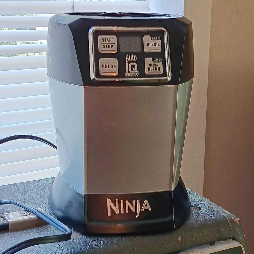 Nutri Ninja Personal Blender with Auto iQ, Model BL480D